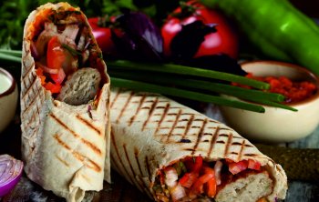 Люля-кебаб из свинины завернутый в лаваше